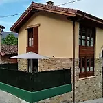 Casa Gueli 아파트 Onís